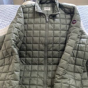 It’s a UGG coat it’s army green size xxl